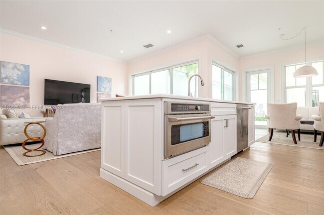 Building Photo - 11269 SE Blair Ln