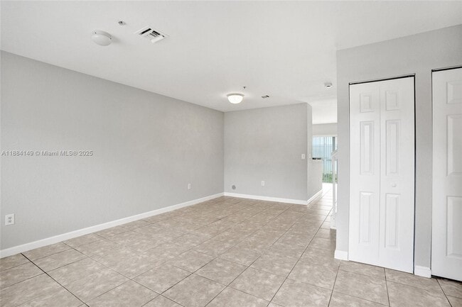 Building Photo - 5441 SW 41st St