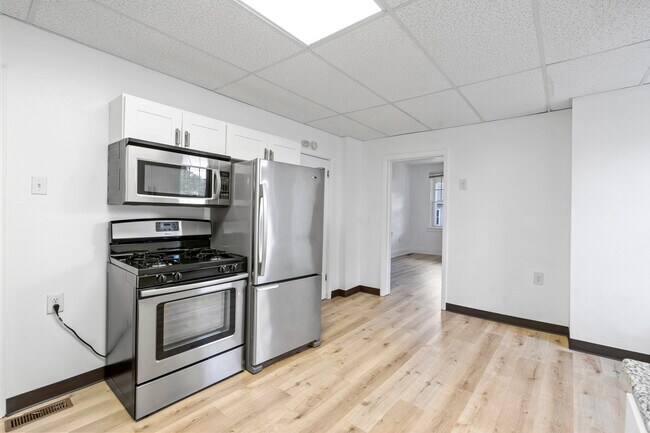 Building Photo - 2721 Berg St