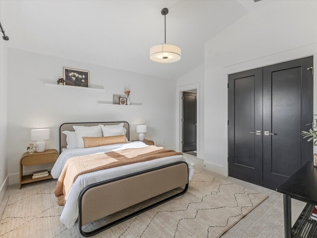 Building Photo - 296 E 230 N