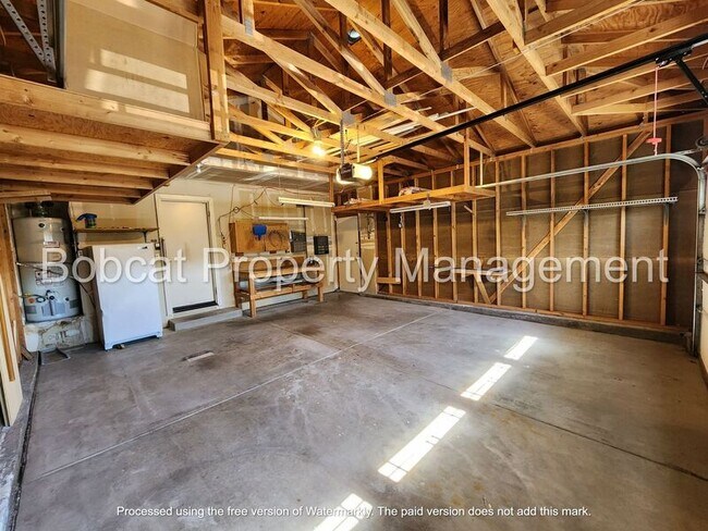 Building Photo - 1740 Cedarwood Dr