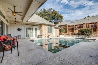 Building Photo - 5604 Covehaven Dr