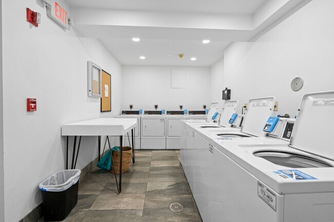 Building Photo - Beautiful Newly remodeled First Floor Condo