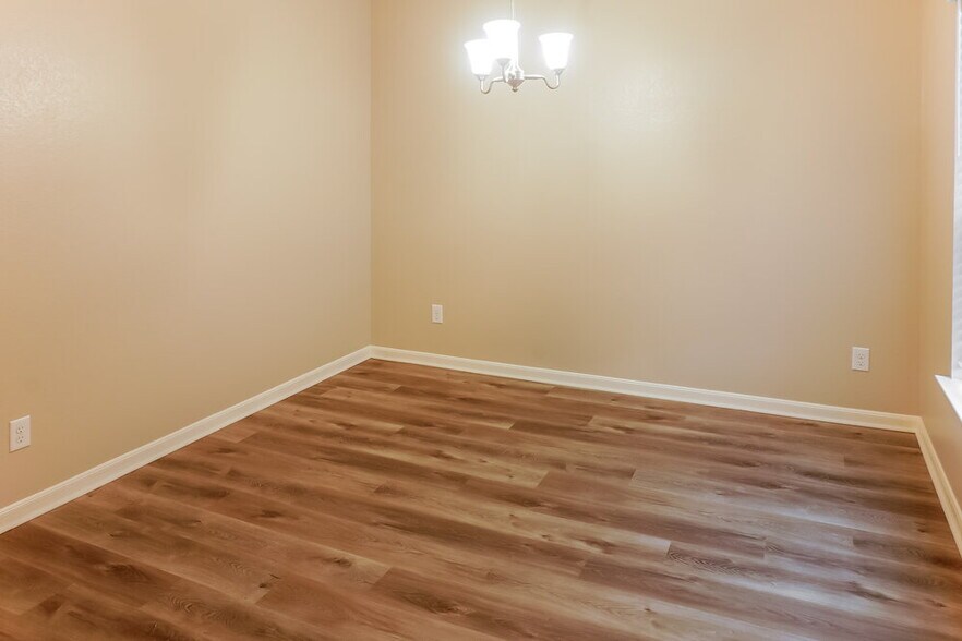 Building Photo - 8751 Sunrise Canter Dr