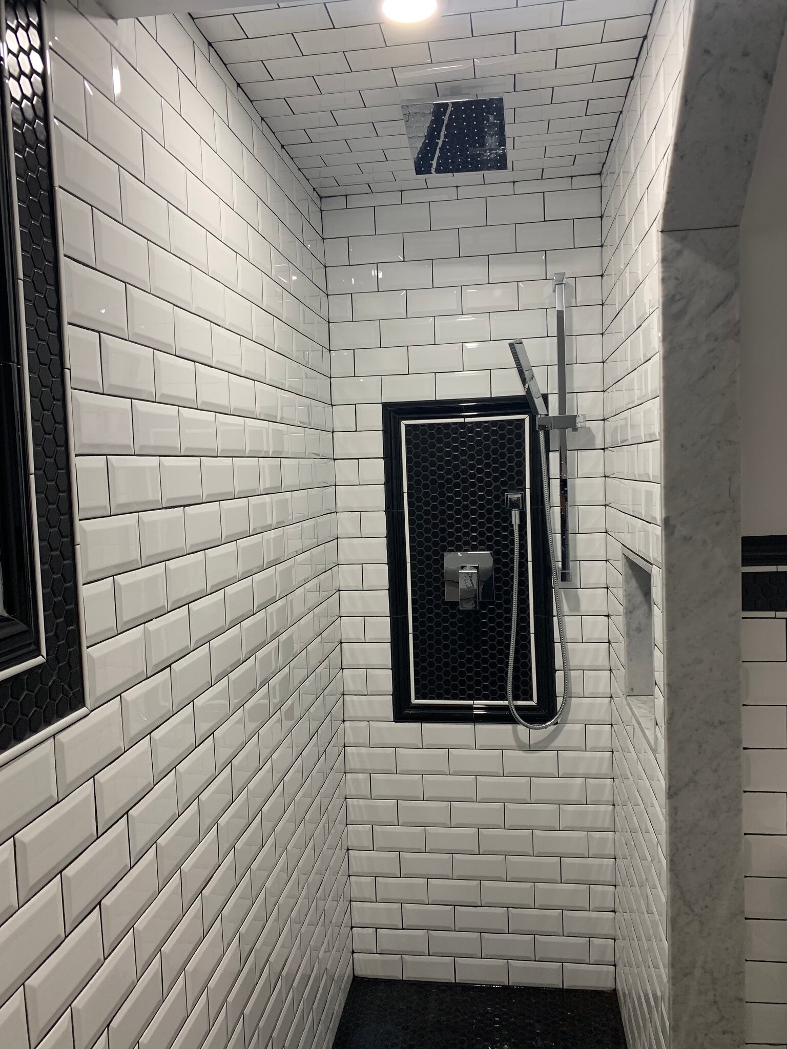 Building Photo - 618 Valley Ave