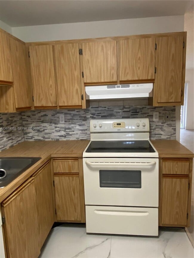 Building Photo - 3500 Gateway Dr