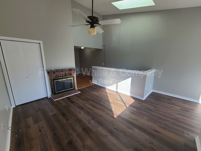 Building Photo - 279 Redstone Hl Rd