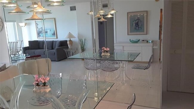 Building Photo - 1950 S Ocean Dr