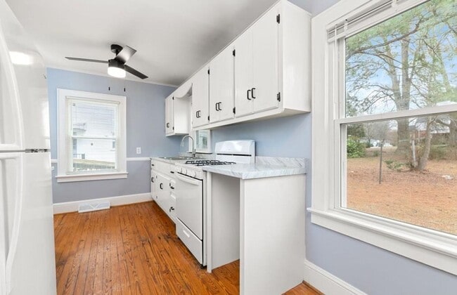 Building Photo - Location, Community, Quality Living. It Starts Here!