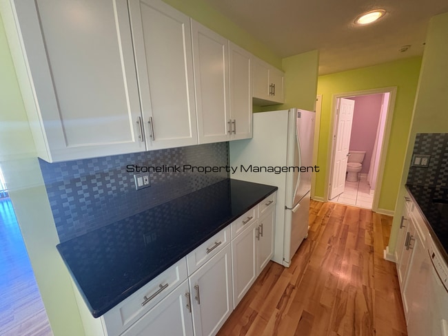 Building Photo - Newly Renovated Condo For Rent in North Attleboro!