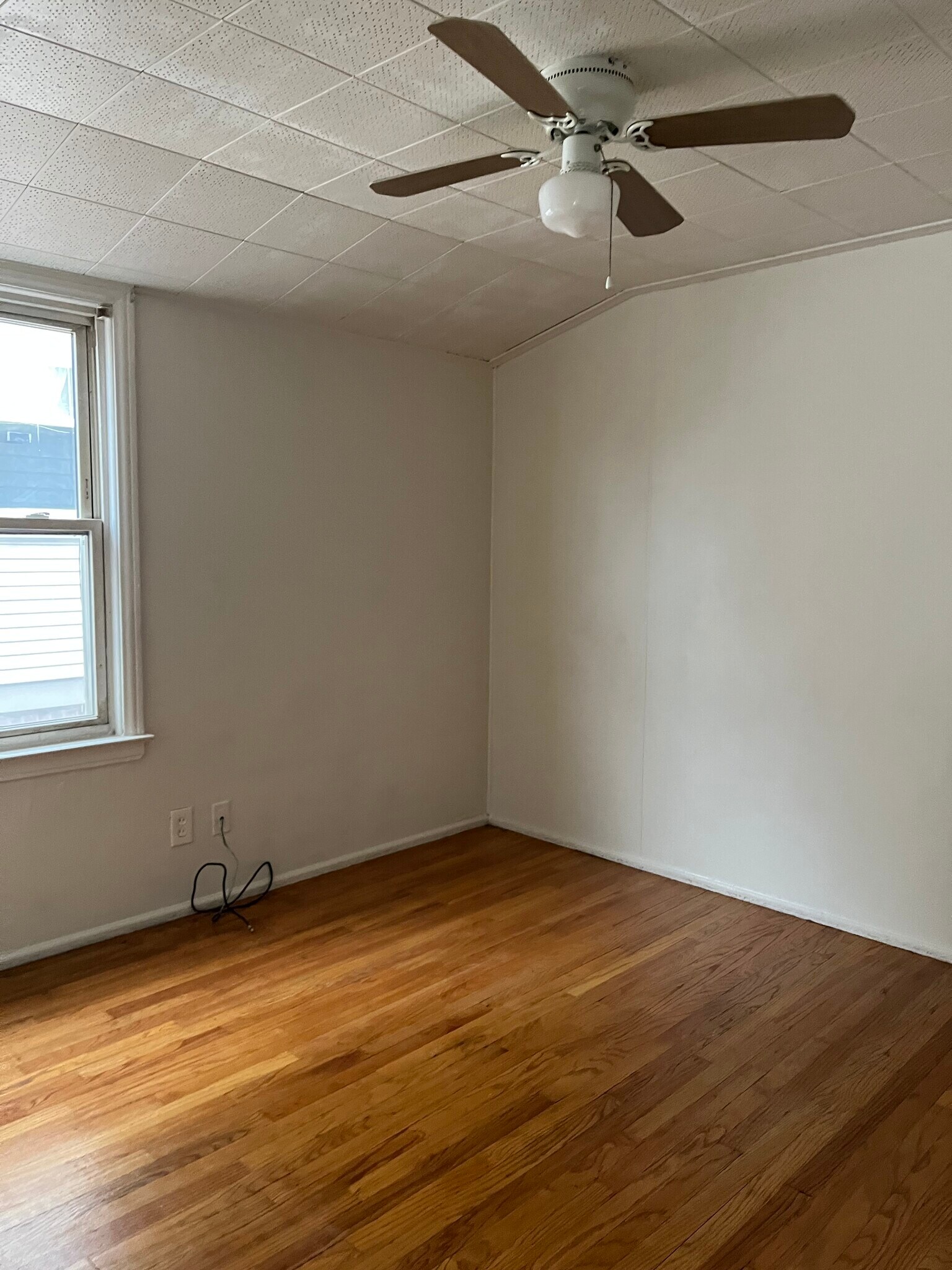 Building Photo - 1506 Chandler Ave