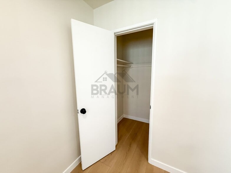 Building Photo - 7333 Woodman Ave