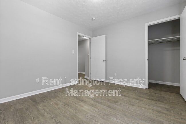 Building Photo - 1649 Foxhaven Dr