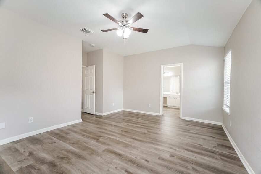 Building Photo - 16510 Timberidge Ct