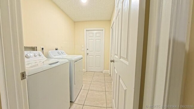 Building Photo - 13484 Jonquil Ct