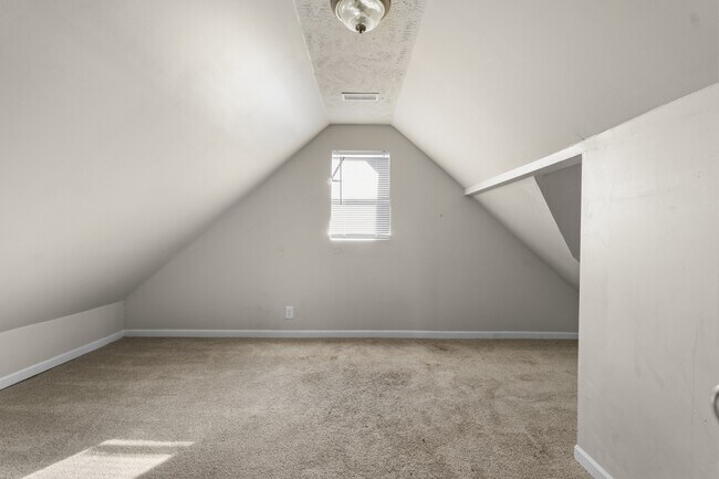 Building Photo - 1211 W 30th St