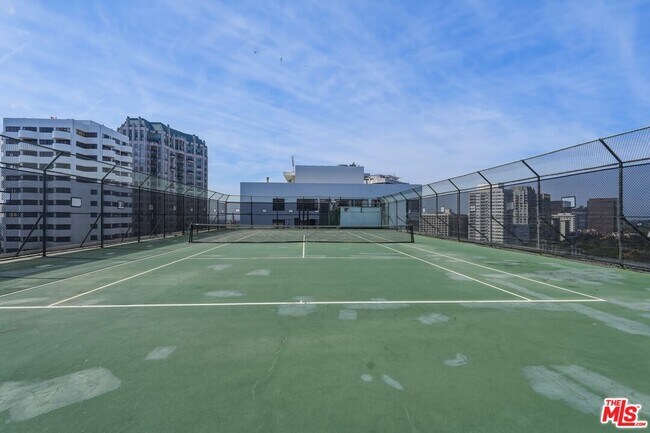 Building Photo - 10535 Wilshire Blvd