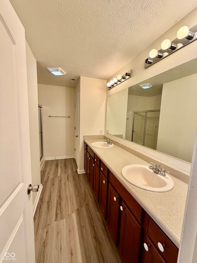 Building Photo - 7952 Bombay Ln