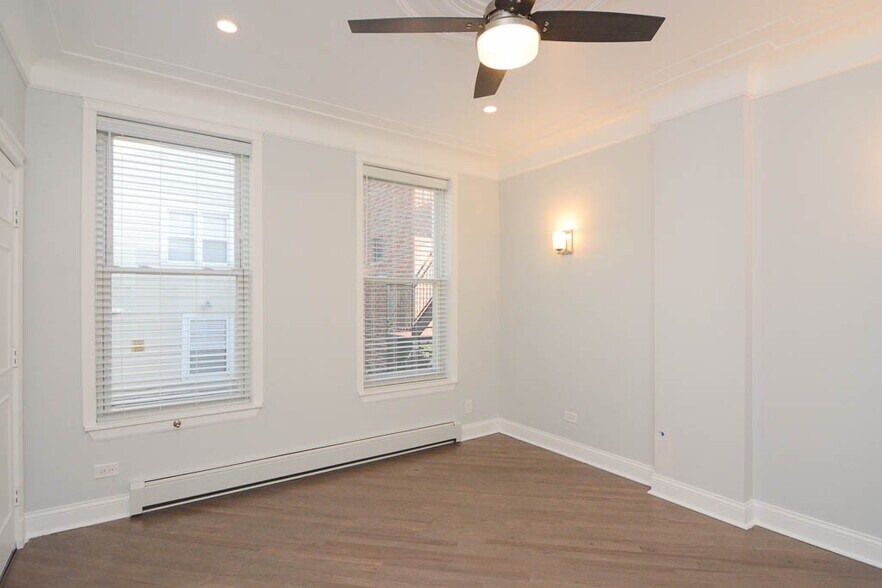Building Photo - 3144 N Oakley Ave