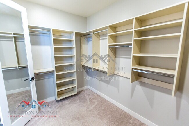 Building Photo - 15075 W McKinley St