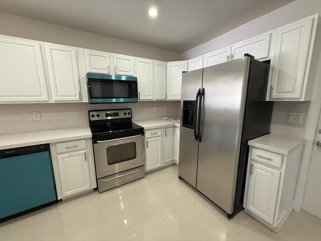 Building Photo - 1494 W 34th St