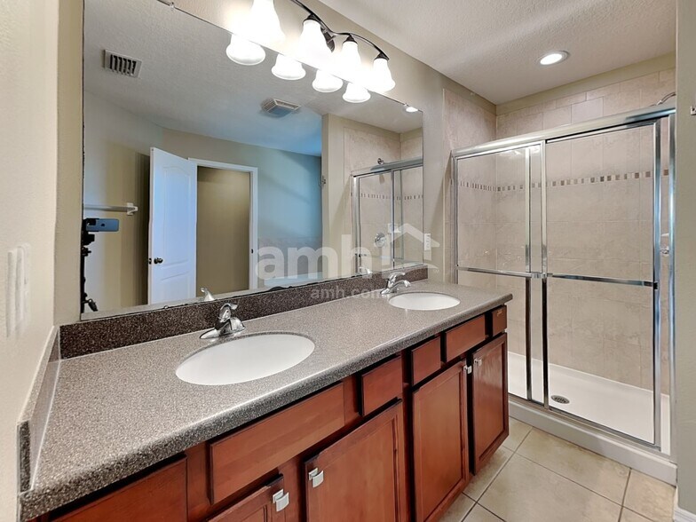 Building Photo - 5654 Aaron Ct