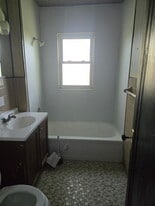 Building Photo - 404 Westmoreland Ave