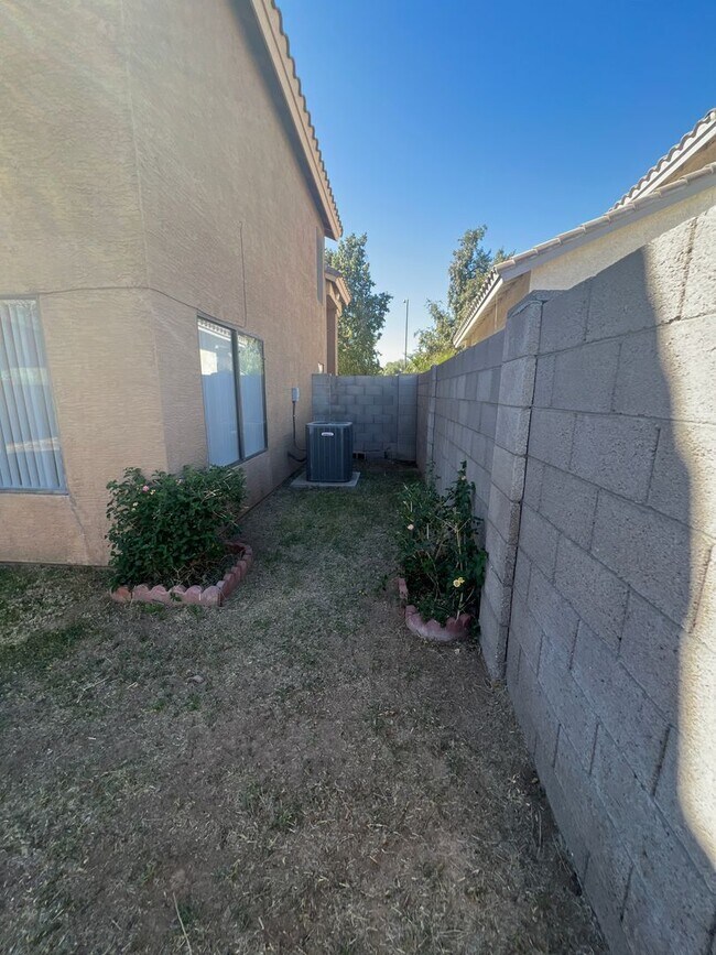 Building Photo - 20401 N 37th Ave