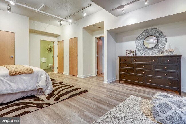 Building Photo - 1125 11th St NW