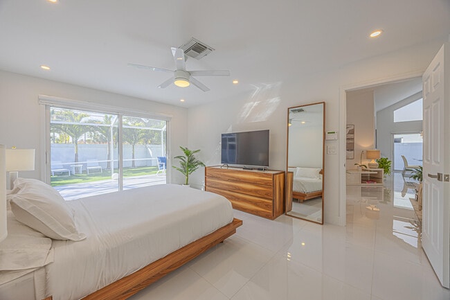 Building Photo - 23246 L'Ermitage Cir