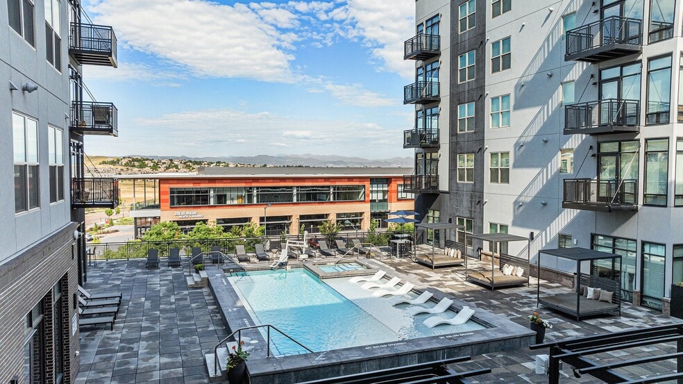 Building Photo - Novus