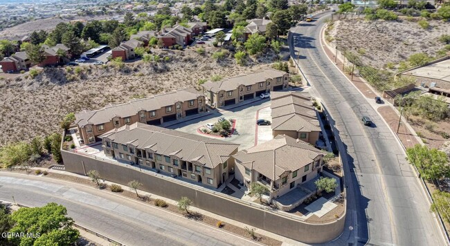 Building Photo - 5501 N Stanton St