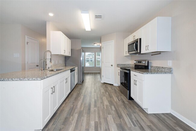 Building Photo - 15621 Briar Forest Dr