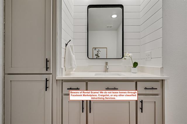 Building Photo - 320 Gardenia Ct