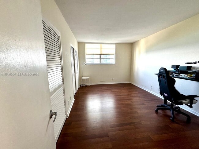 Building Photo - 3001 S Ocean Dr