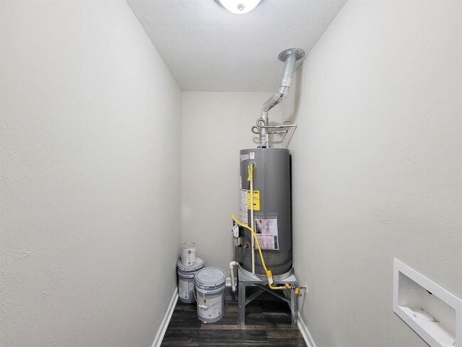 Building Photo - 4119 Holloway Dr