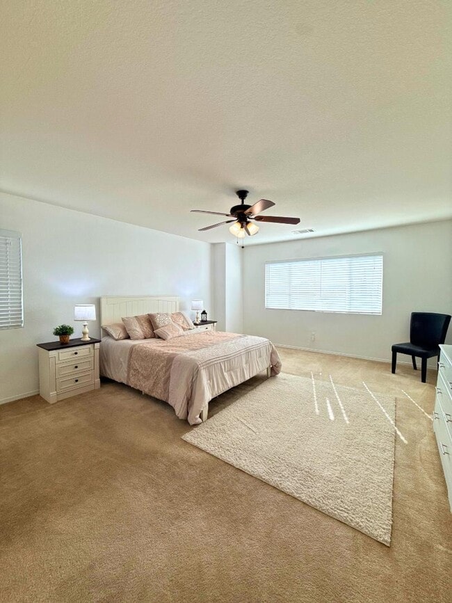 Building Photo - 14115 Desert Rose St