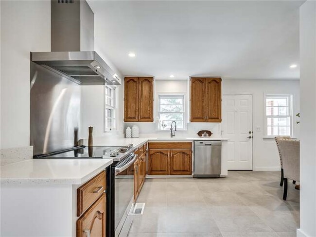 Building Photo - 2708 NW 34th St