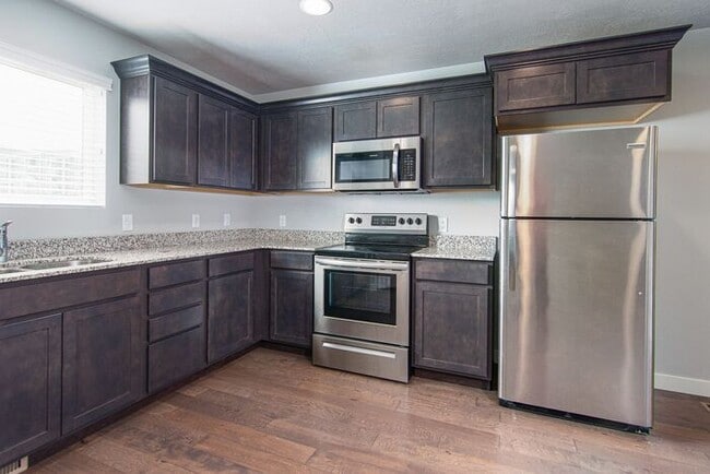 Building Photo - Amazing Paytons Quarry Townhome in Herriman