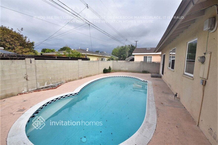 Building Photo - 7175 De Palma St