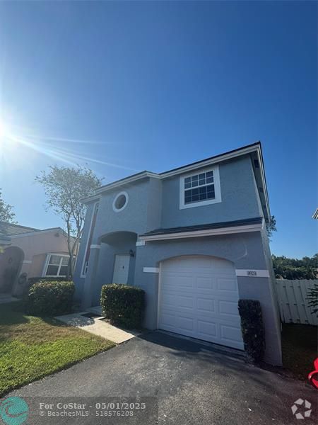 Building Photo - 9929 NW 9th Ct