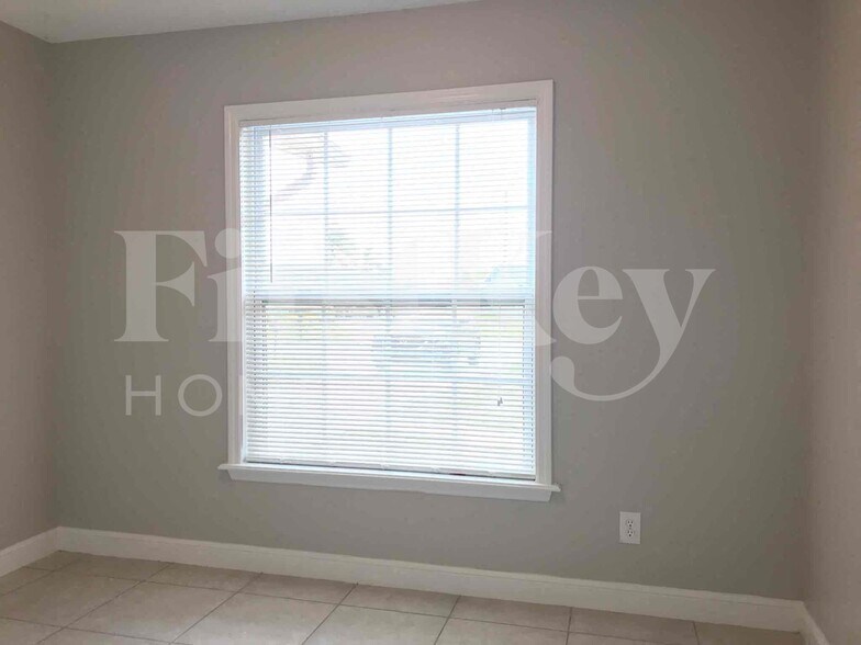 Building Photo - 112 Stafford Pl