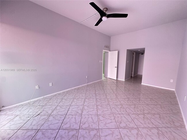 Building Photo - 18051 Biscayne Blvd