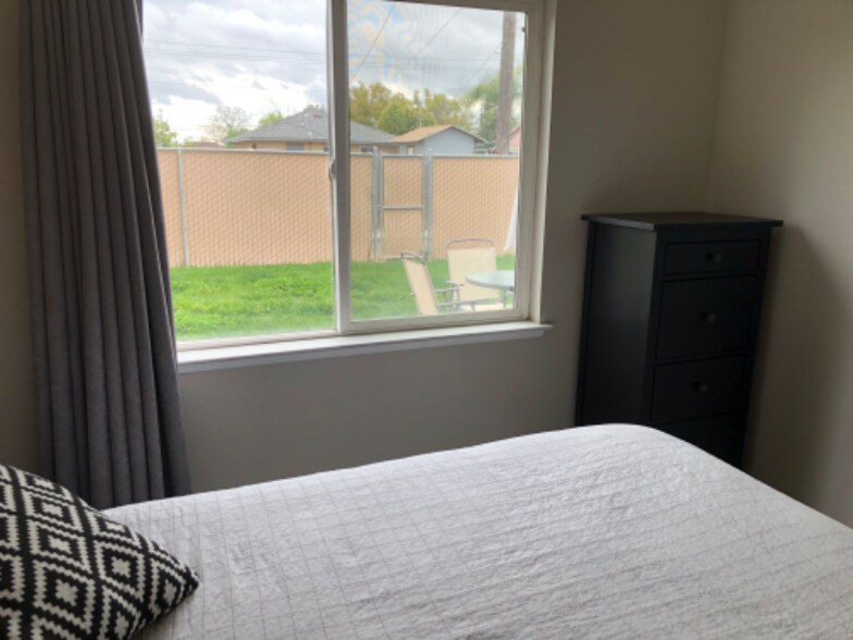 Building Photo - 0000 W Andrews