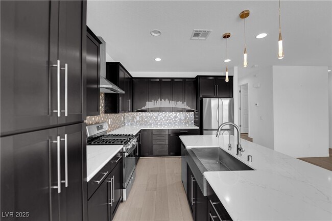 Building Photo - 4066 Painted Lady Ave