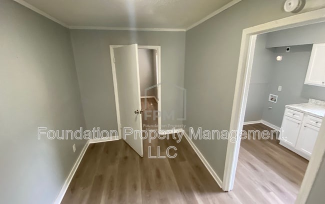 Building Photo - 1748 Benning St