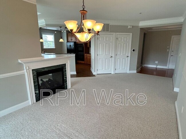 Building Photo - 10411 Rosegate Ct