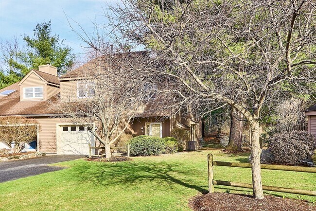 Building Photo - 1105 Ridgefield Cir