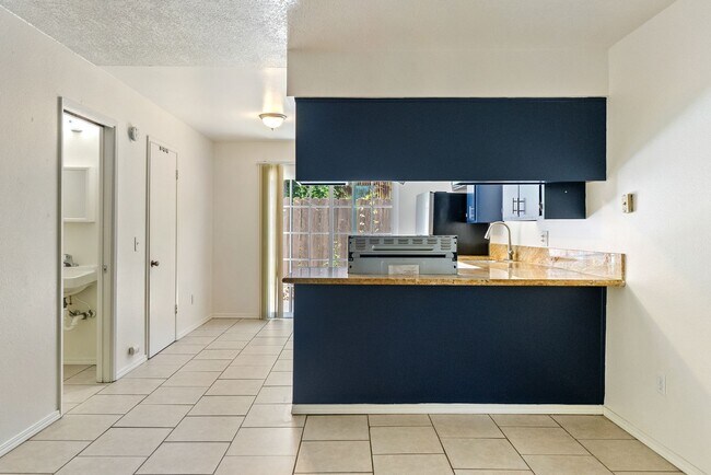 Building Photo - 350 Pismo St