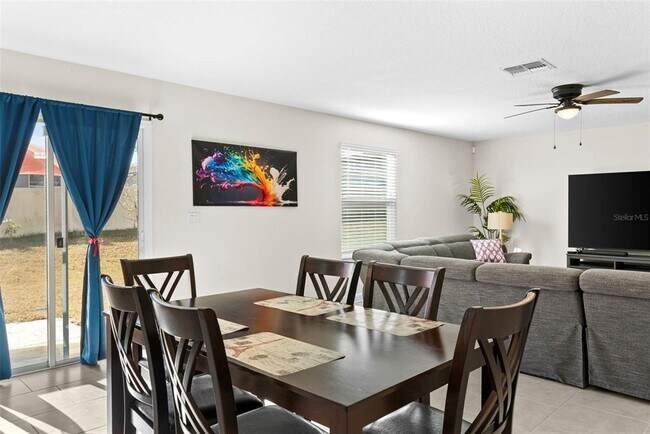 Building Photo - 740 Simone Ct